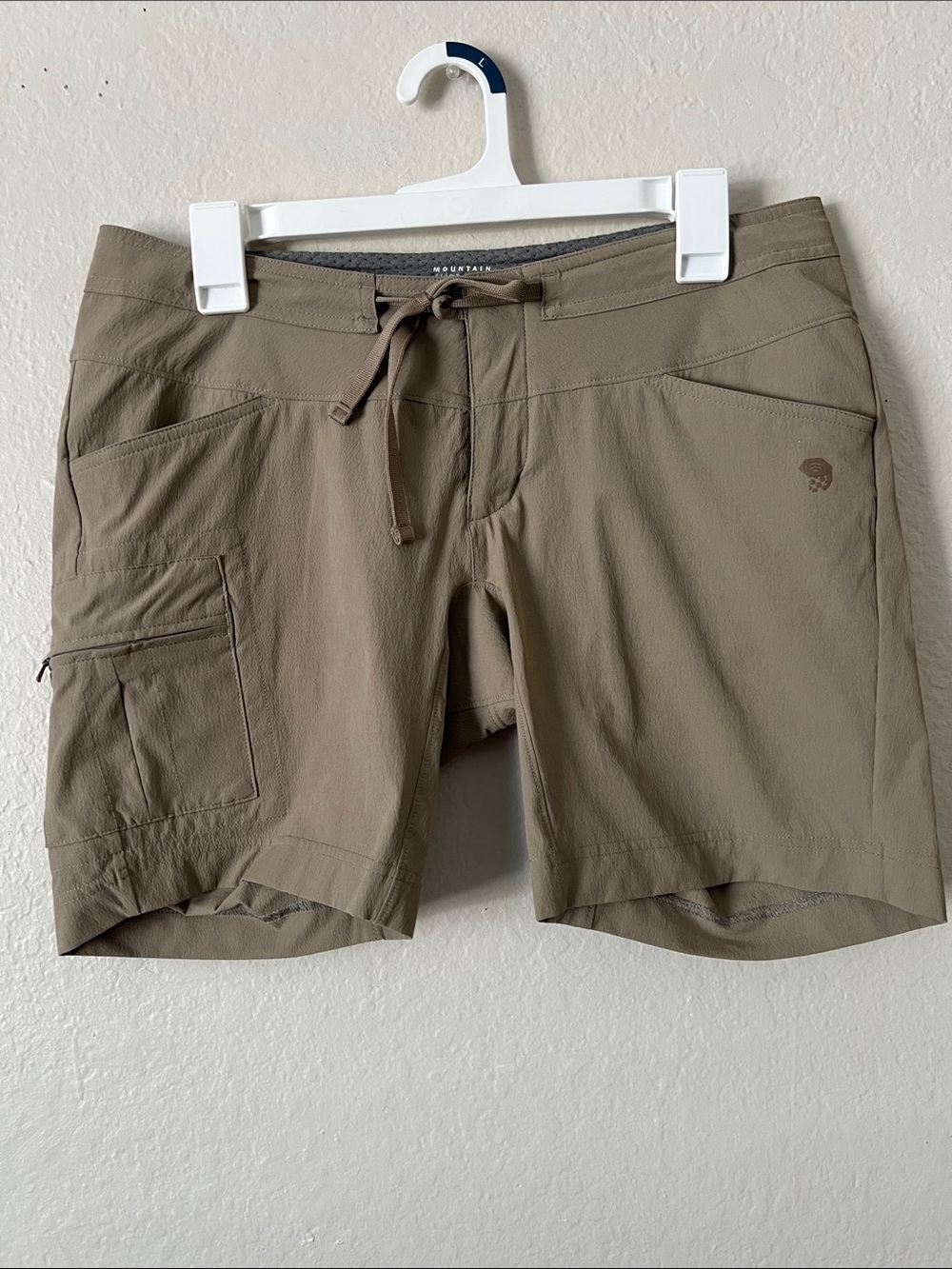 Like New! Mountain Hardwear Taupe Drawstring Outdoor Shorts Size 8